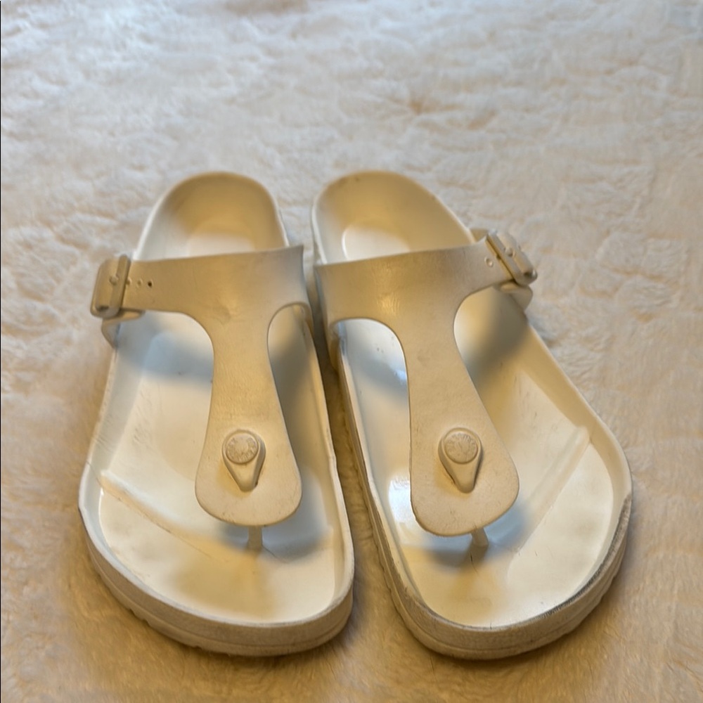 Eva Men’s size 12-12.5 Birkenstock White Sandals with Buckle - Picture 5 of 6
